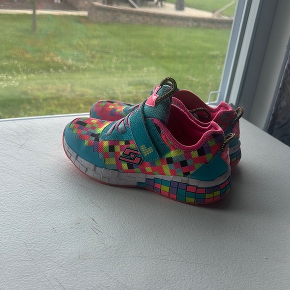 Skechers Pink and Green Sneakers with Velcro Closure size 2 - Picture 1 of 4